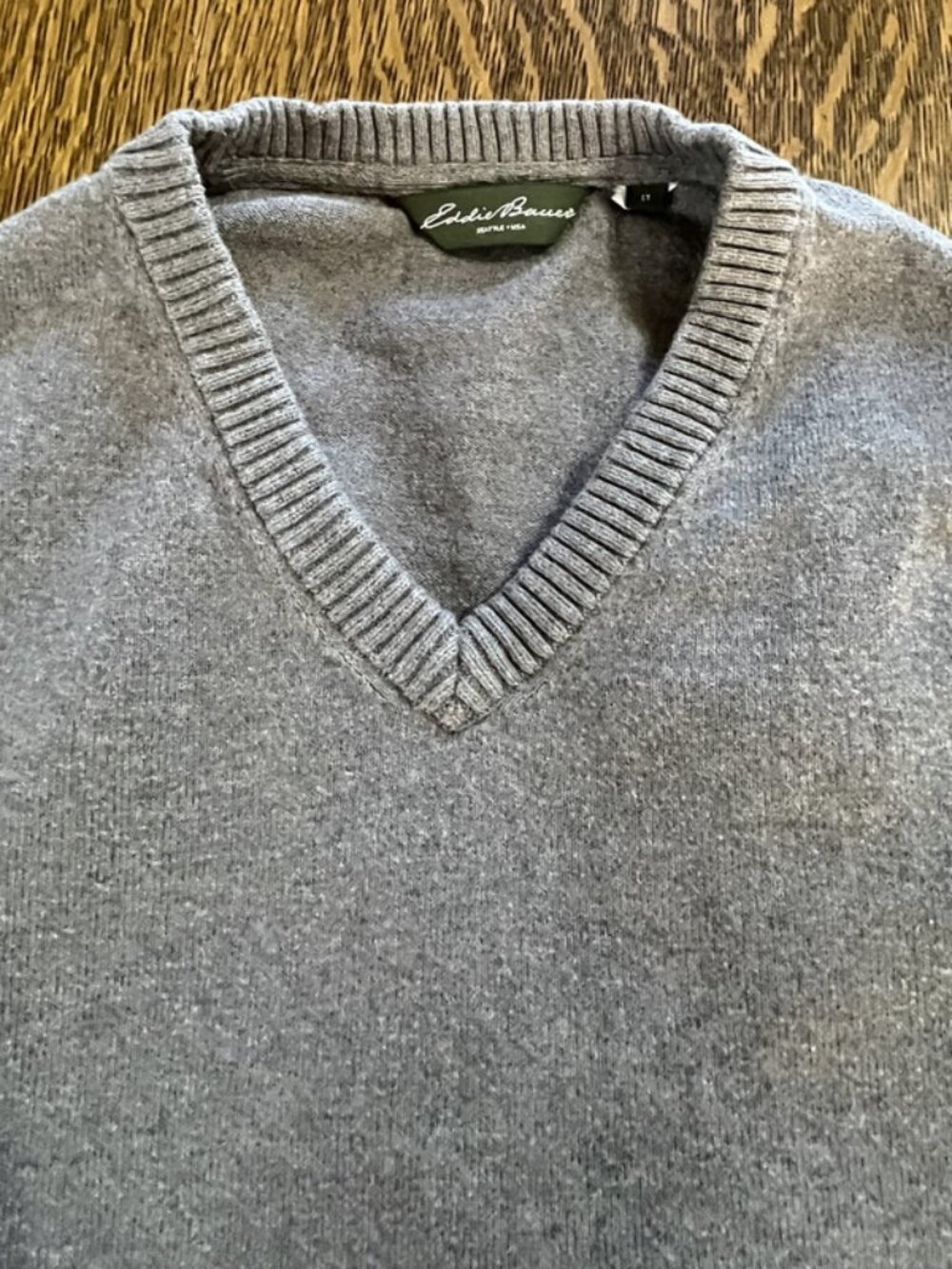 Eddie Bauer Men’s Cashmere L (Large) Beige V-neck Sweater Knit Classic